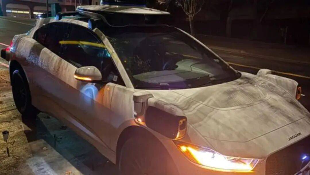 已报警小米17 Ultra外观亮相千问发布年度十大提示词pg电子模拟器免费试玩快手突现大量涉黄直播：遭黑灰产攻击(图6)